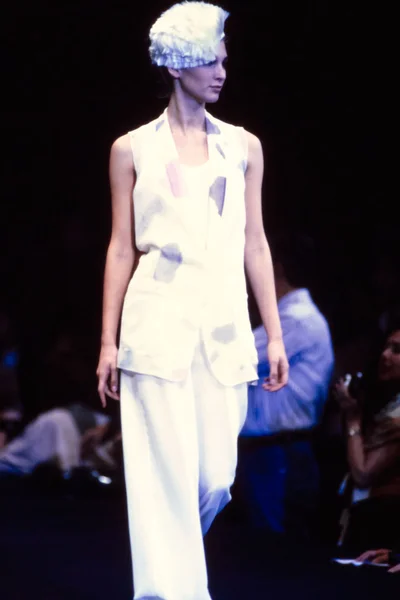 Look 30